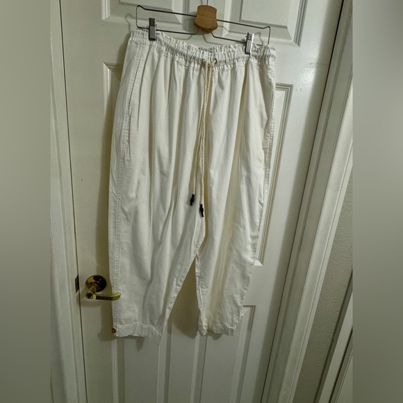 UO Ryu Drawstring Ballon Pant - Picture 4 of 9